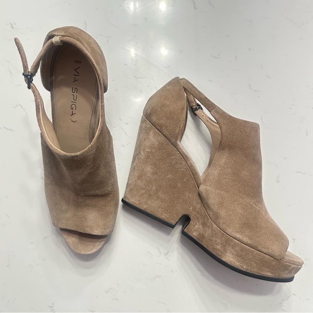 Via Spiga Women's Wren Tan Wedge Sandals